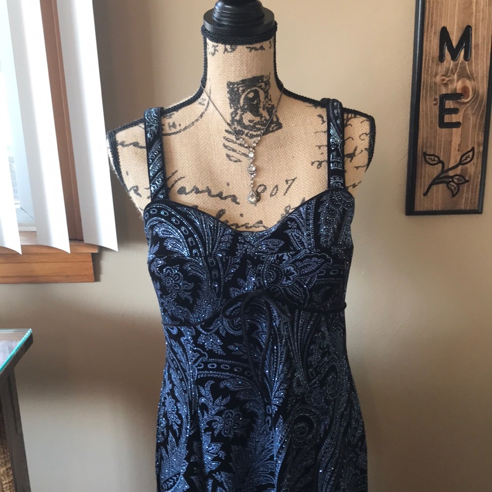 Karin Stevens special occasion holiday party dress